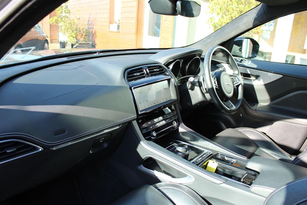 Used Jaguar F-Pace 2019 for sale - 77435376: Photo 2