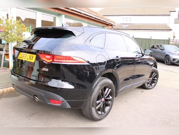 Used Jaguar F-Pace 2019 for sale - 77903616: Photo