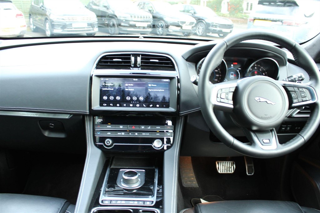 Used Jaguar F-Pace 2019 for sale - 77903616: Photo 9