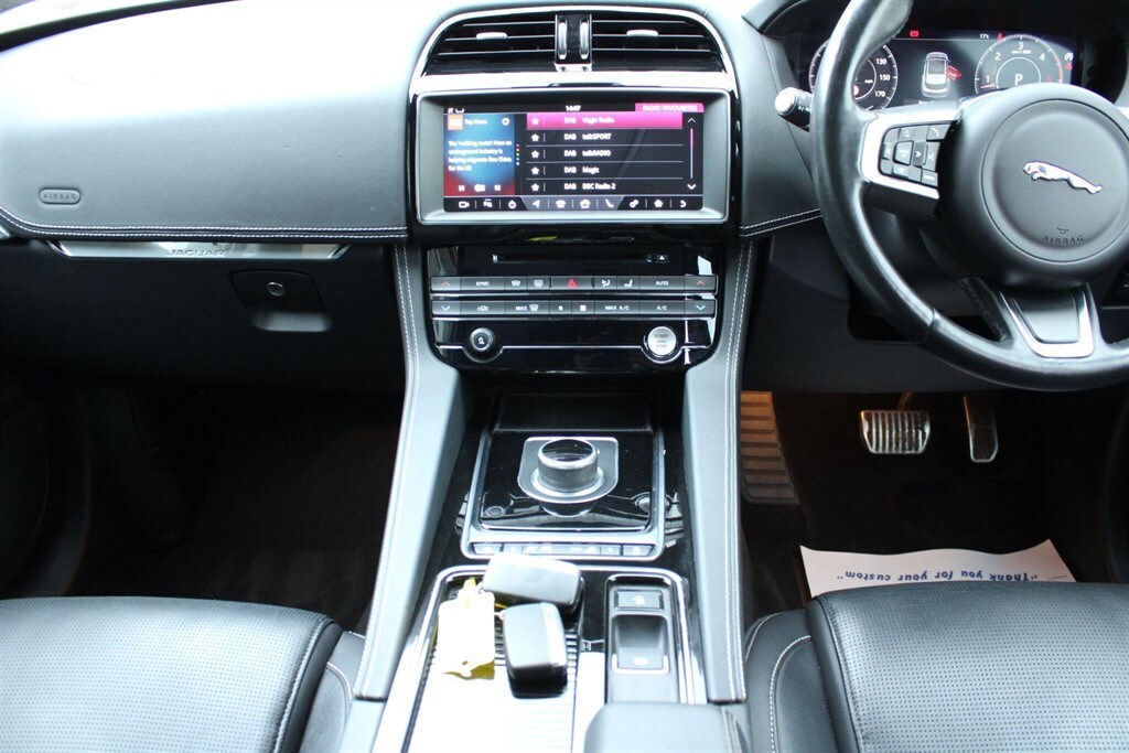 Used Jaguar F-Pace 2020 for sale - 77545488: Photo 9