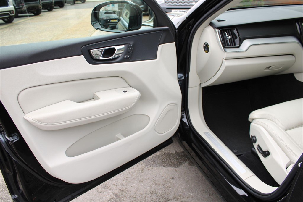 Used Volvo XC60 2018 for sale - 77691174: Photo 30