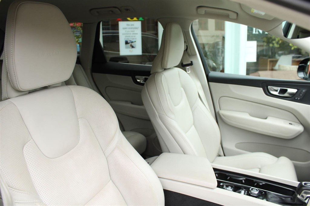 Used Volvo XC60 2018 for sale - 77691174: Photo 45