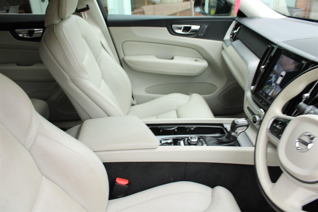 Used Volvo XC60 2018 for sale - 77691174: Photo 54