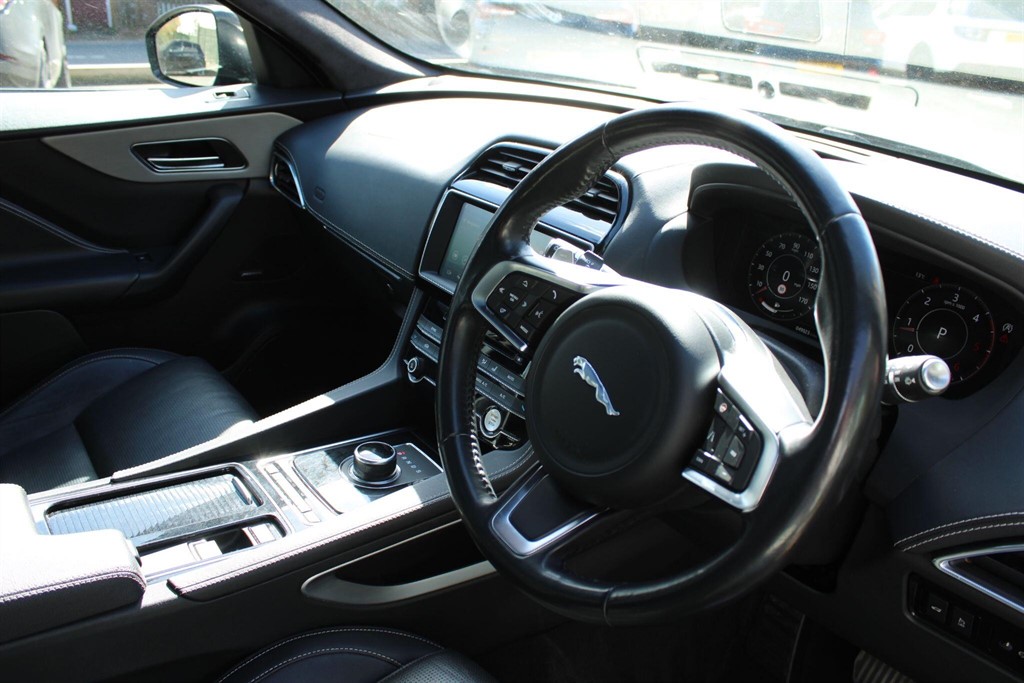 Used Jaguar F-Pace 2019 for sale - 78055452: Photo 10