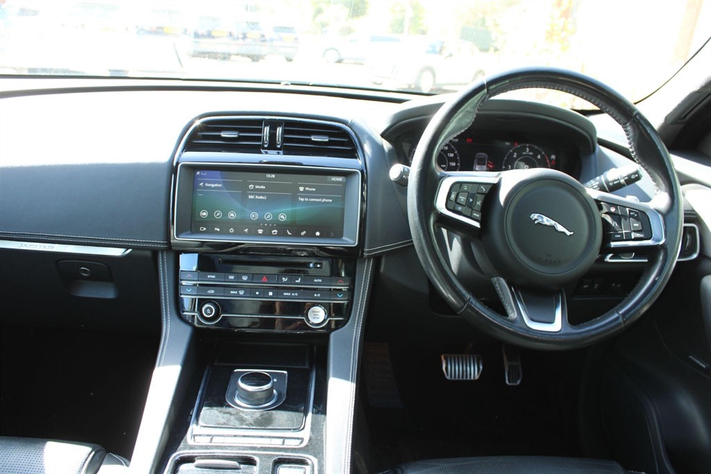 Used Jaguar F-Pace 2019 for sale - 78055452: Photo 21