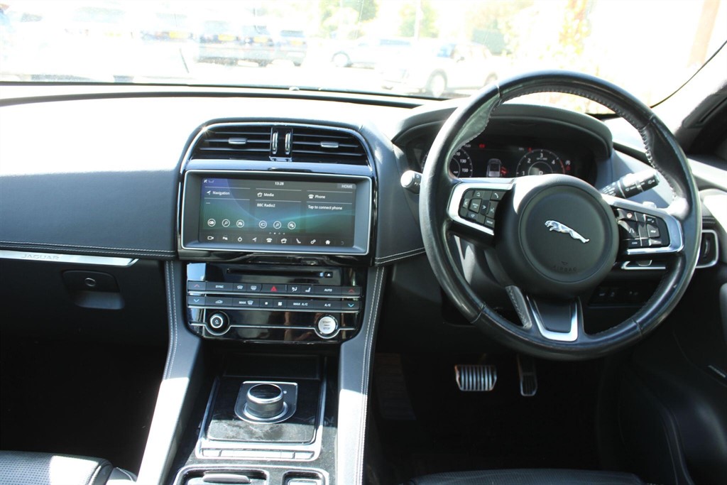 Used Jaguar F-Pace 2019 for sale - 78055452: Photo 9