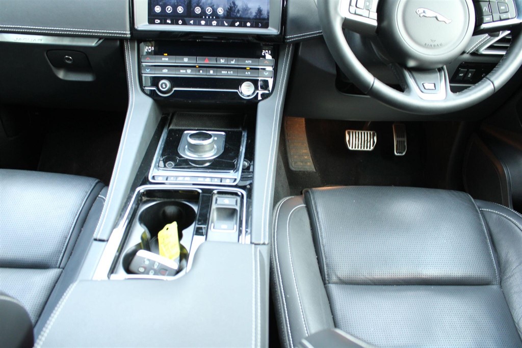 Used Jaguar F-Pace 2019 for sale - 77702917: Photo 8