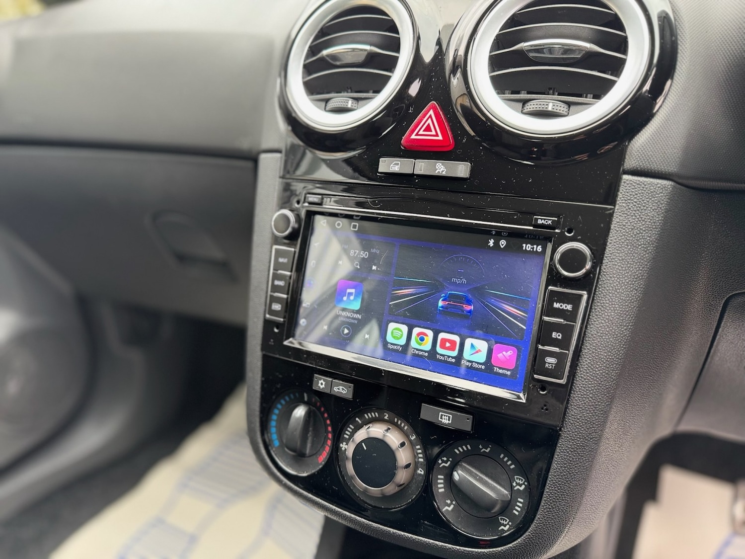 Used Vauxhall Corsa 2013 for sale - 77807130: Photo 3