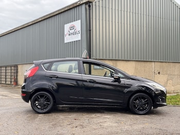 Used Ford Fiesta 2017 for sale - 76482948: Photo