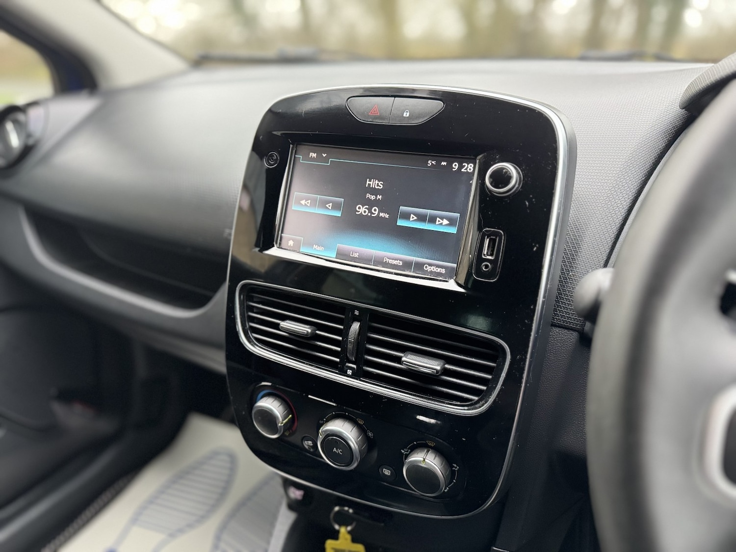 Used Renault Clio 2018 for sale - 77277434: Photo 17