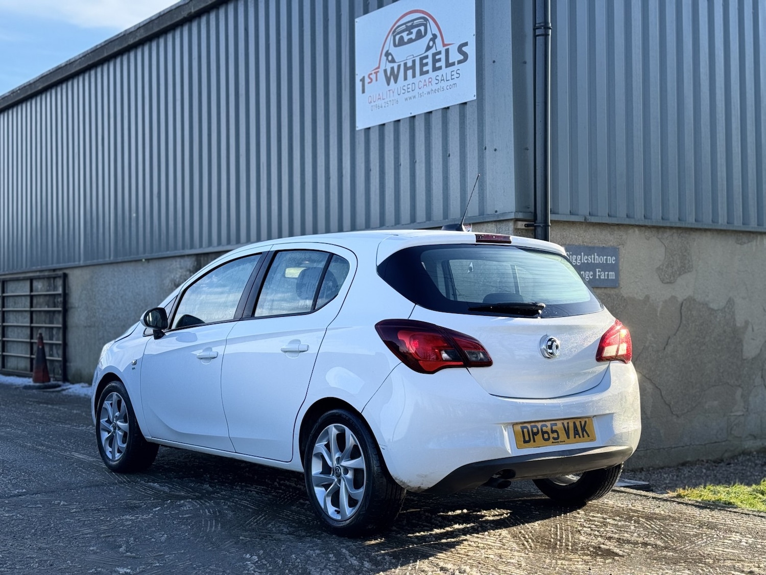 Used Vauxhall Corsa 2015 for sale - 77162284: Photo 2