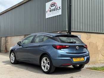 Used Vauxhall Astra 2017 for sale - 79073600: Photo
