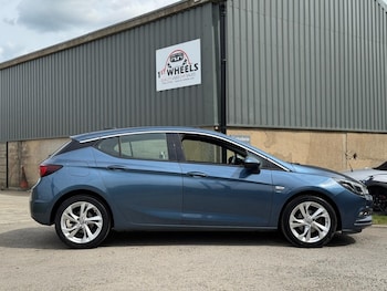 Used Vauxhall Astra 2017 for sale - 79073600: Photo