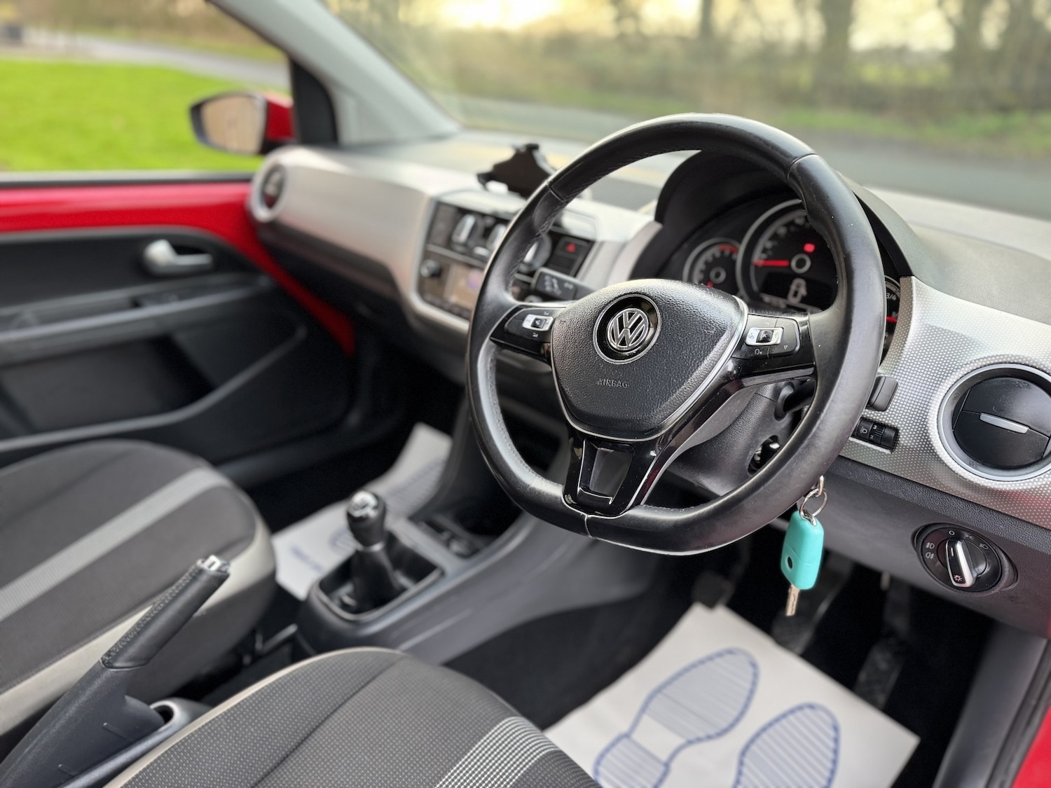 Used Volkswagen up! 2018 for sale - 77053731: Photo 3