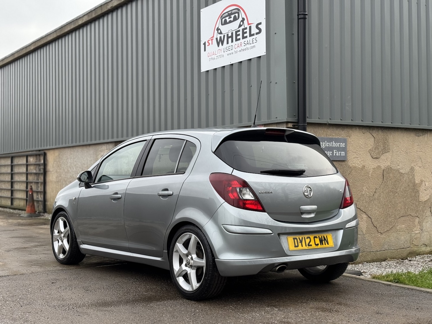 Used Vauxhall Corsa 2012 for sale - 77289160: Photo 2