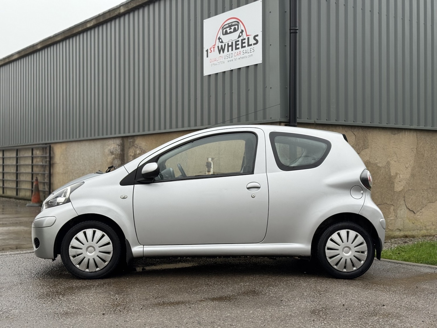 Used Toyota AYGO 2011 for sale - 77438261: Photo 6