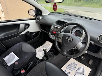 Used Toyota AYGO 2013 for sale - 78858179: Photo