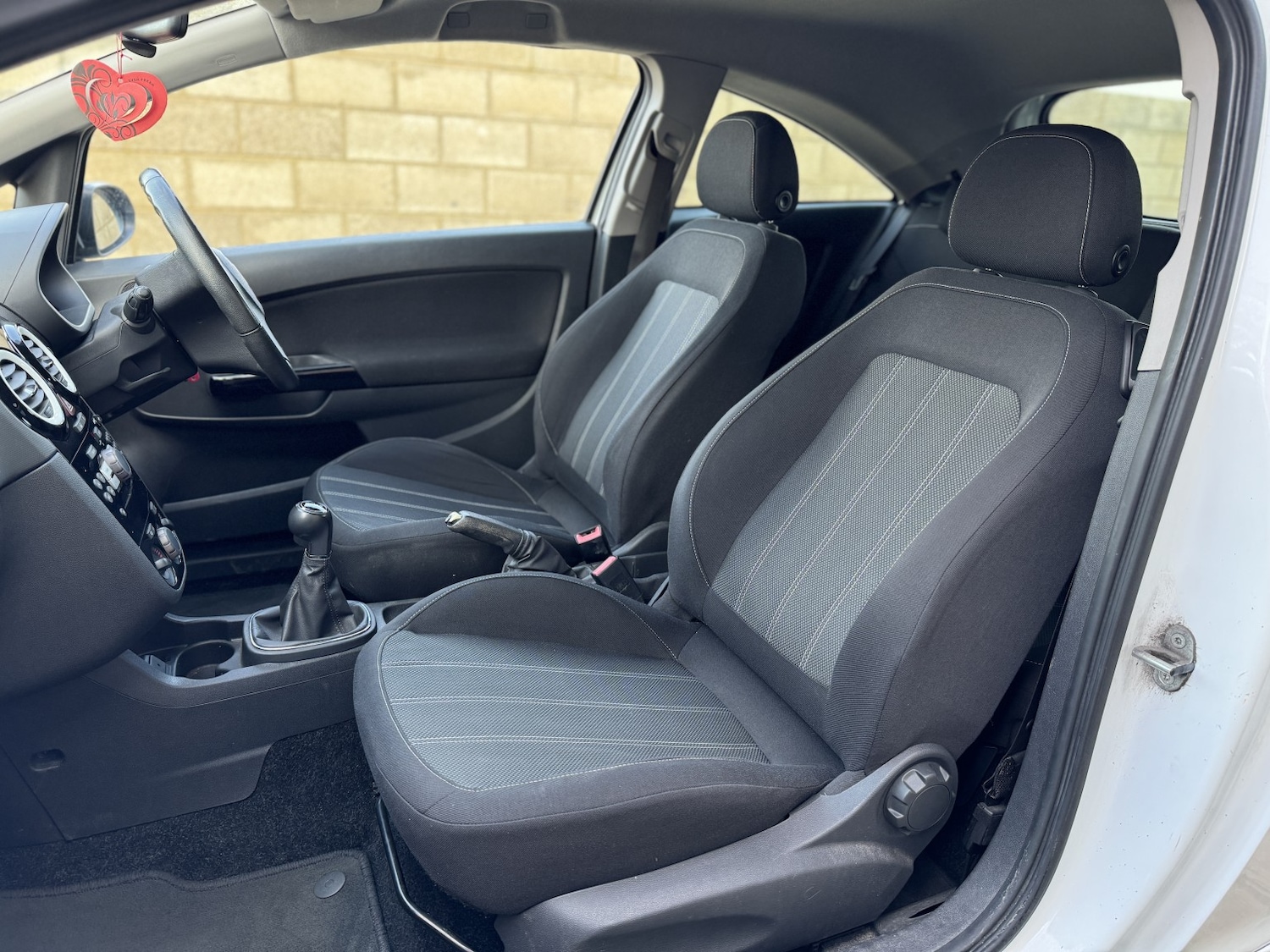 Used Vauxhall Corsa 2012 for sale - 77501461: Photo 3