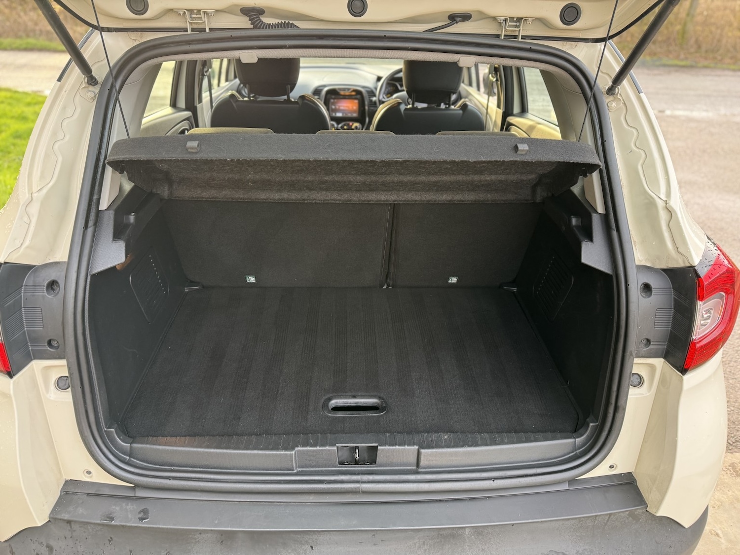 Used Renault Captur 2015 for sale - 77643668: Photo 12