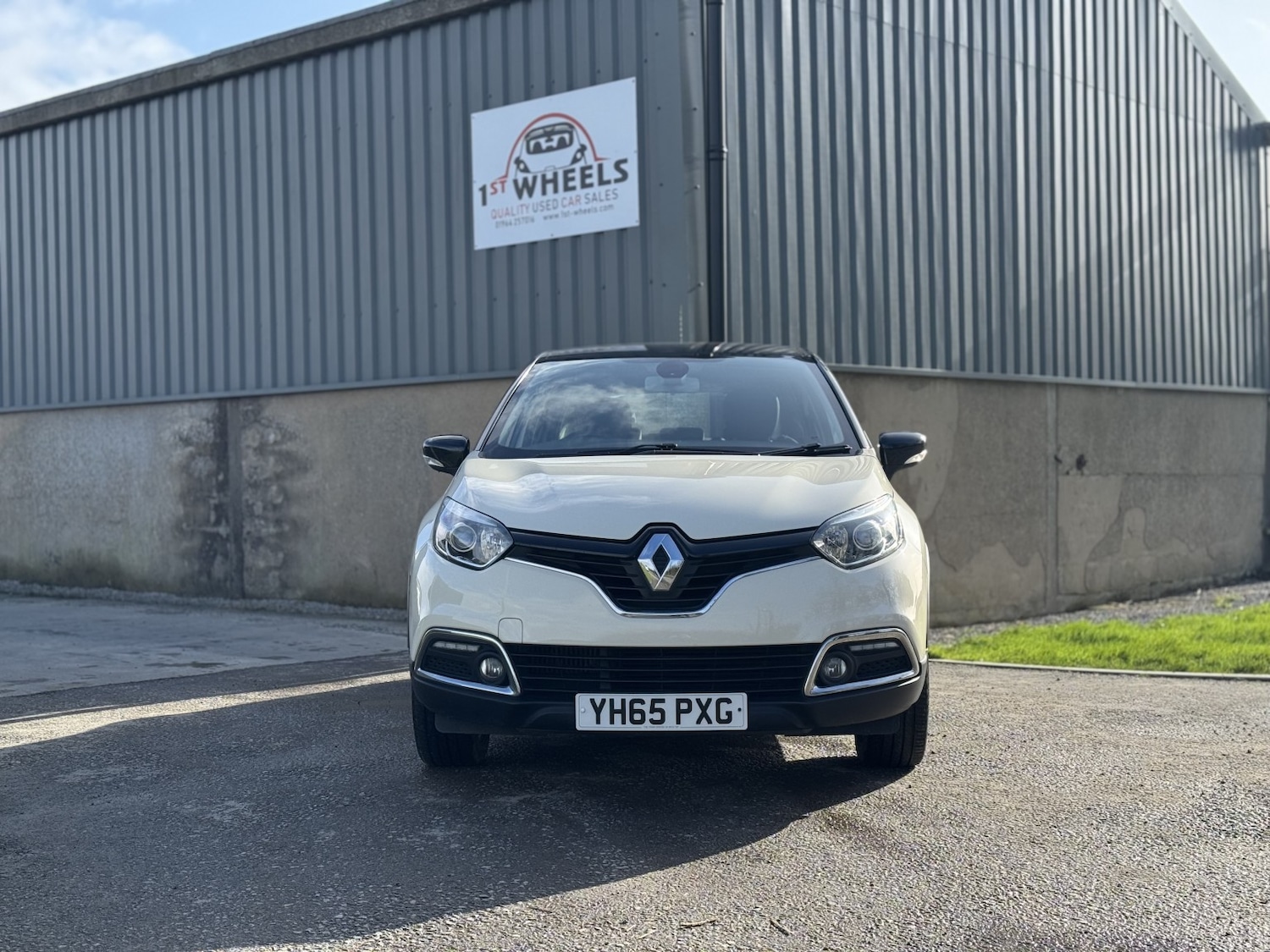 Used Renault Captur 2015 for sale - 77643668: Photo 2