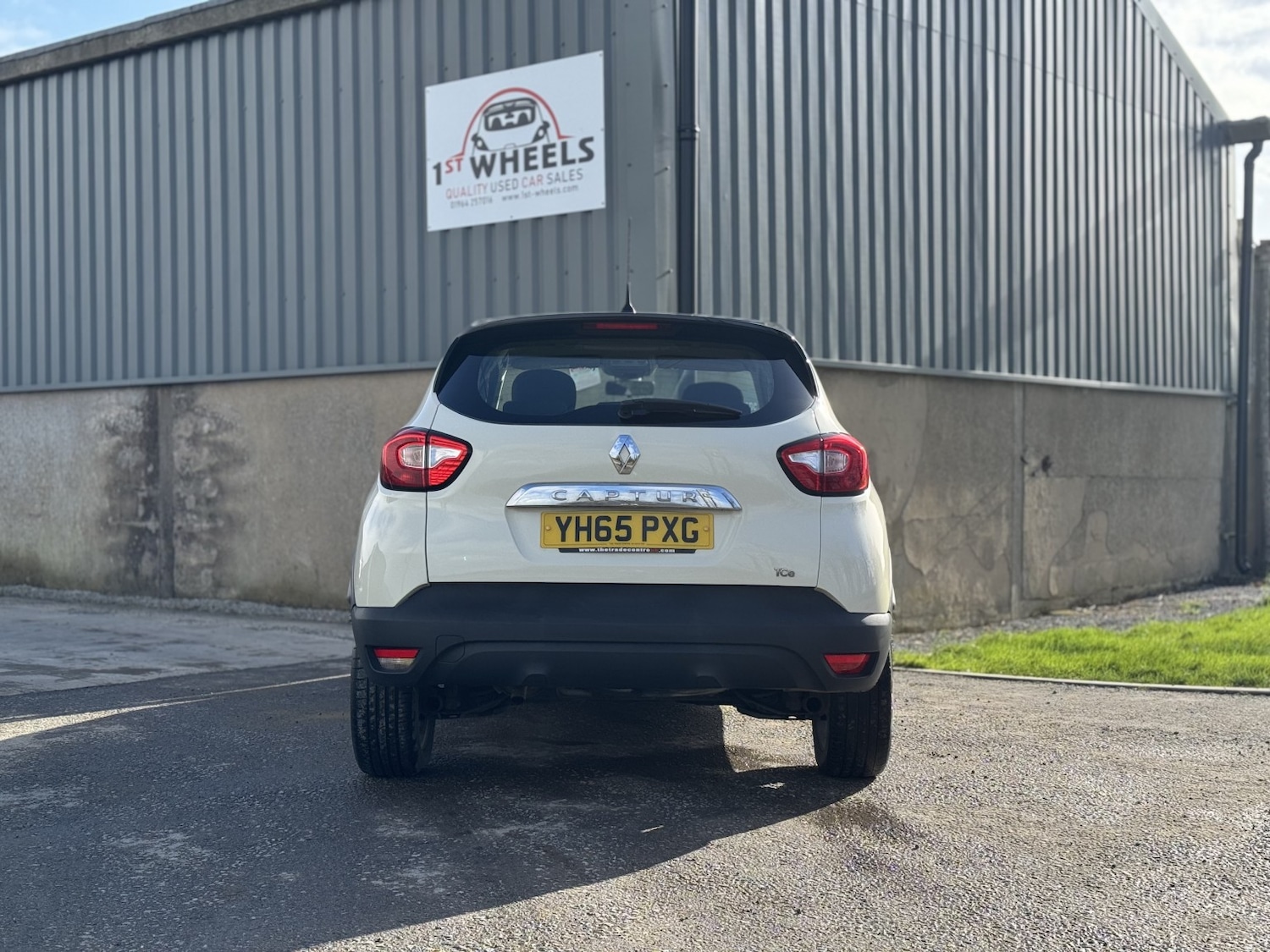 Used Renault Captur 2015 for sale - 77643668: Photo 6