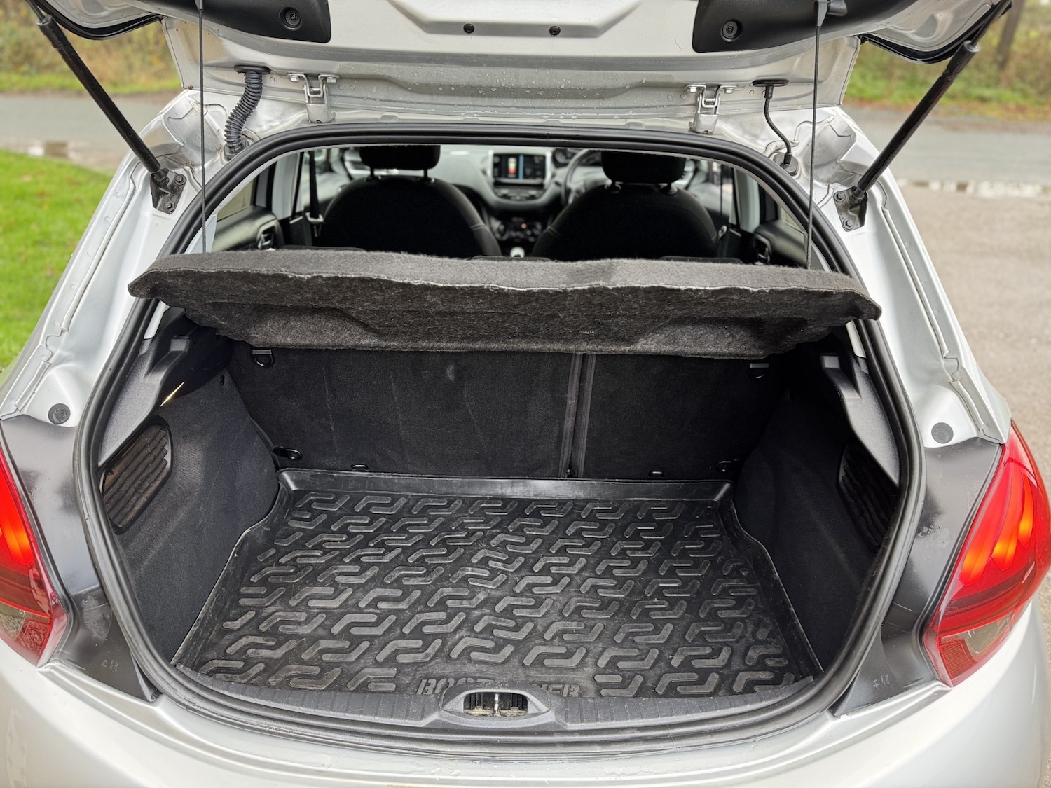 Used Peugeot 208 2018 for sale - 76951087: Photo 21