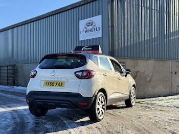 Used Renault Captur 2018 for sale - 76666126: Photo