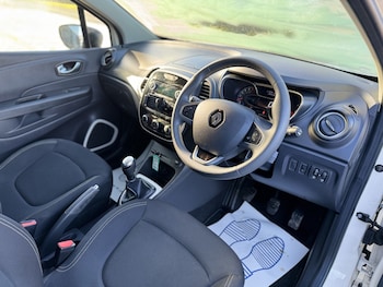 Used Renault Captur 2018 for sale - 76666126: Photo