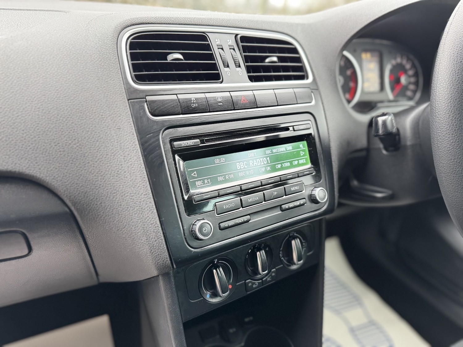 Used Volkswagen Polo 2012 for sale - 77694197: Photo 18