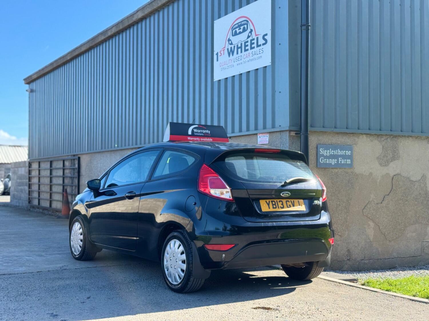 Used Ford Fiesta 2013 for sale - 76082618: Photo 2