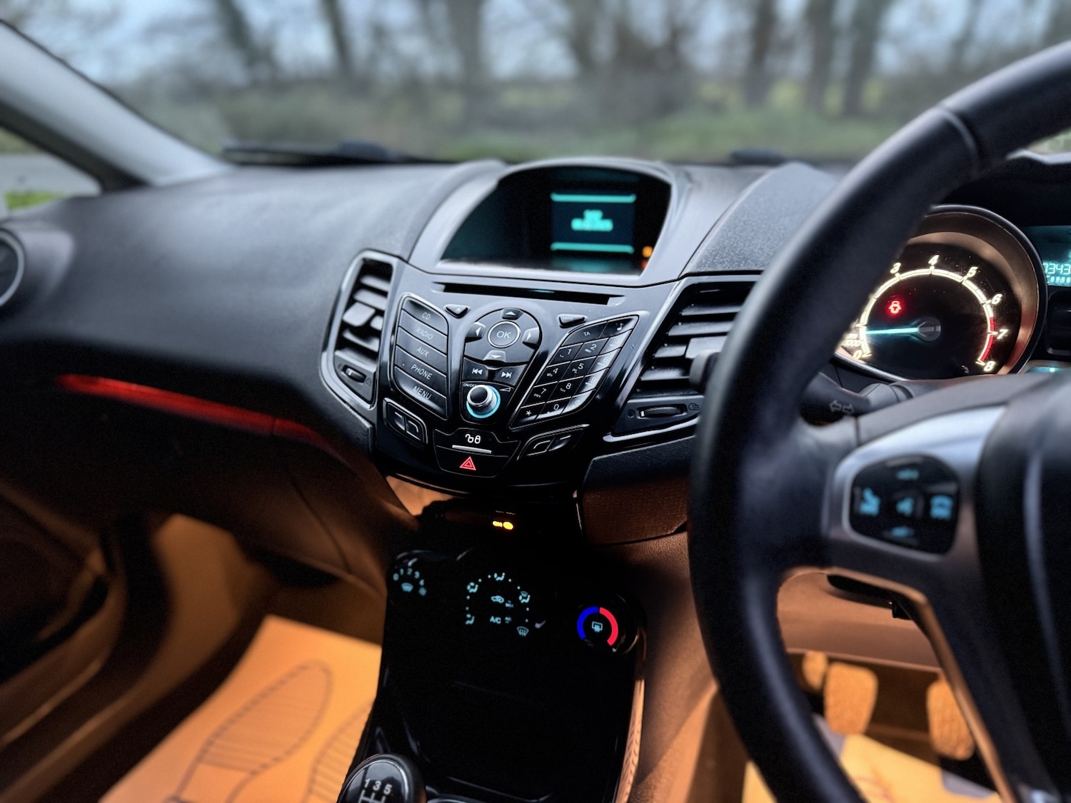 Used Ford Fiesta 2015 for sale - 76904635: Photo 14