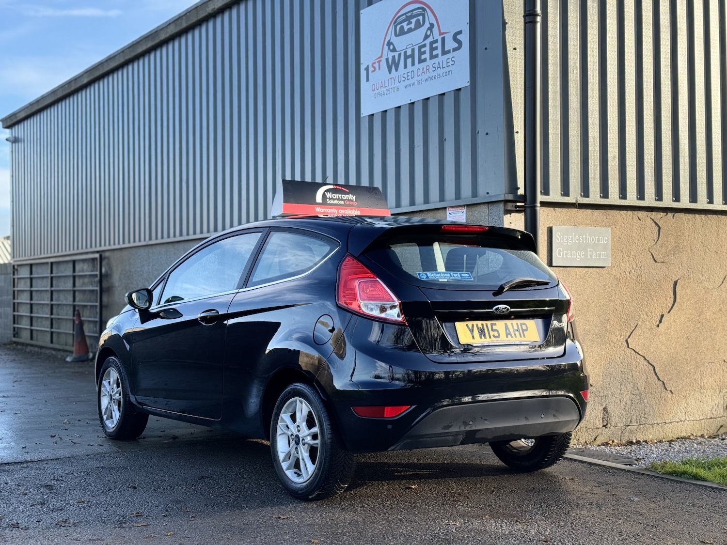 Used Ford Fiesta 2015 for sale - 76904635: Photo 2