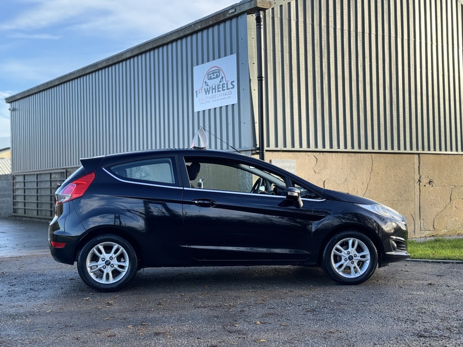 Used Ford Fiesta 2015 for sale - 76904635: Photo 5