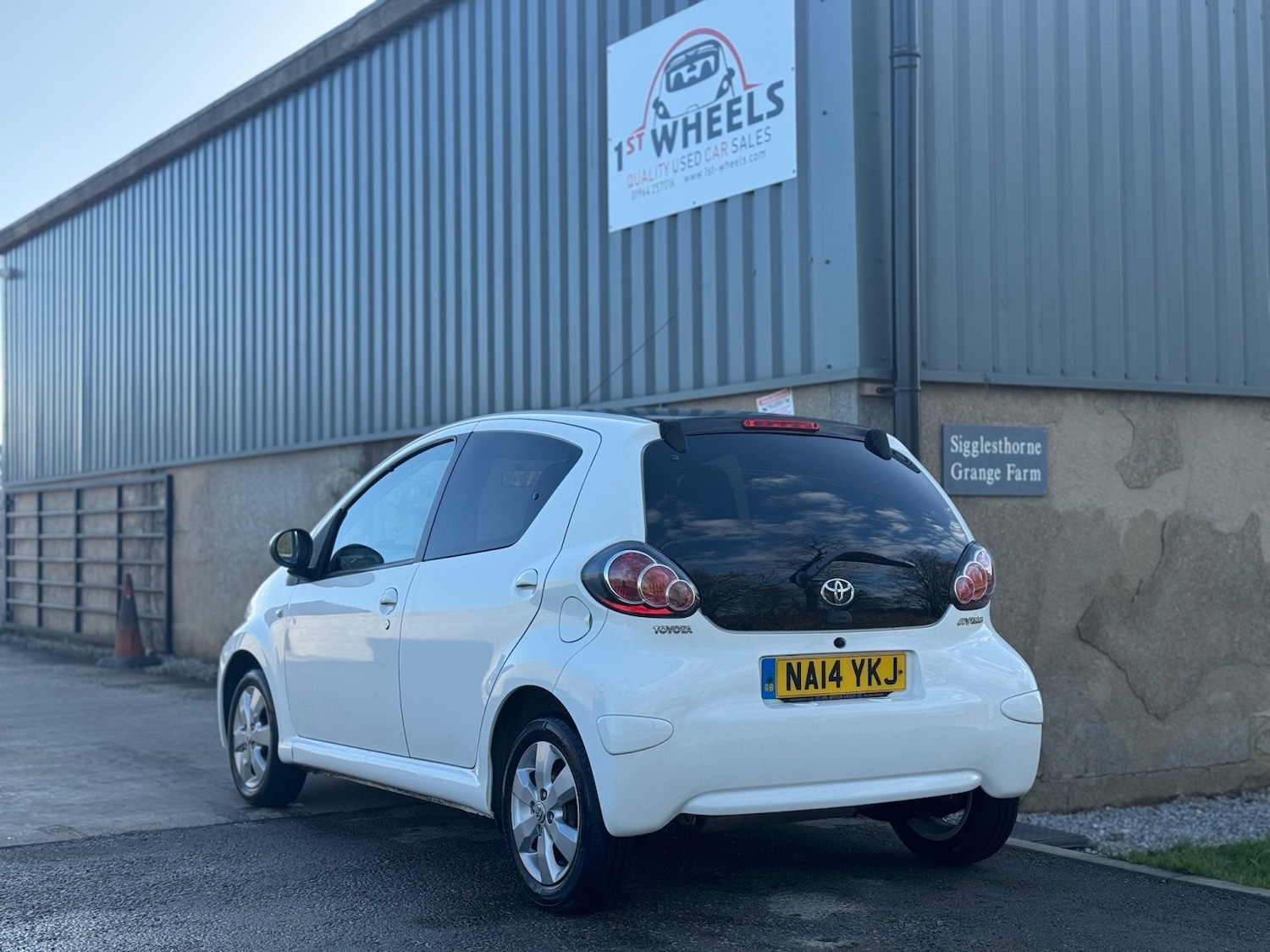 Used Toyota AYGO 2014 for sale - 78105918: Photo 2