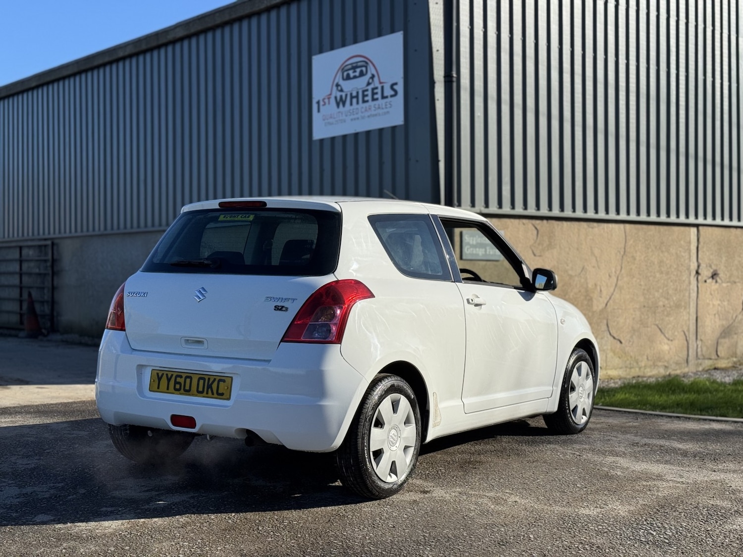 Used Suzuki Swift 2011 for sale - 77564208: Photo 2