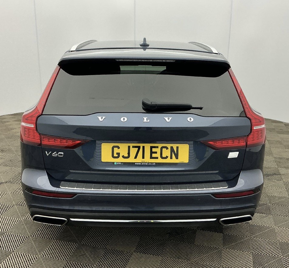 Used Volvo V60 2021 for sale - 77836940: Photo 4