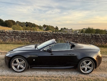 Used Aston Martin Vantage 2010 for sale - 79290266: Photo