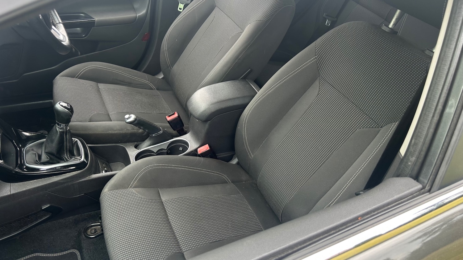 Used Ford Fiesta 2015 for sale - 76987173: Photo 16