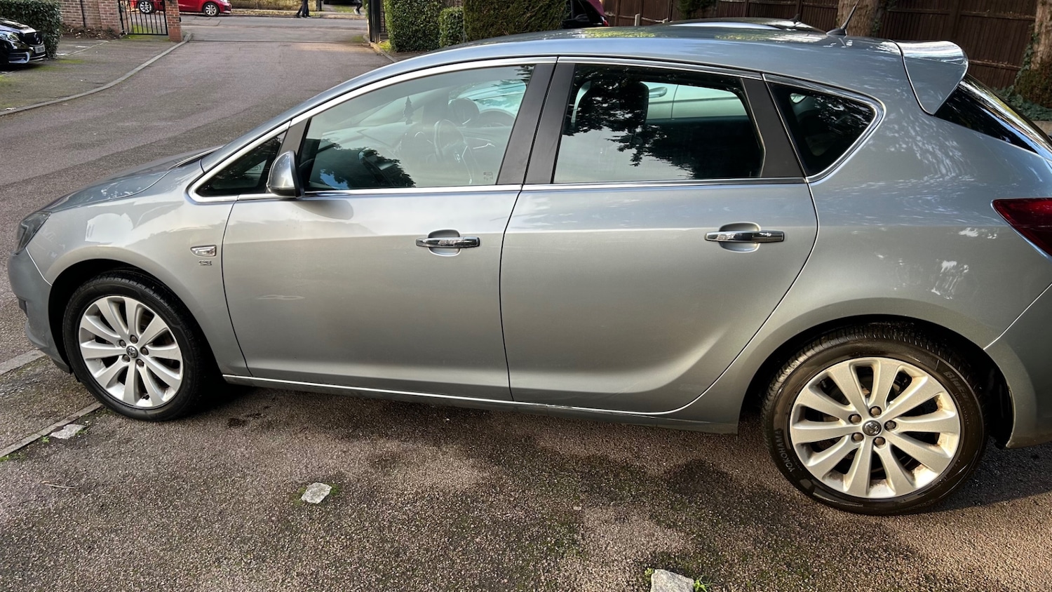 Used Vauxhall Astra 2012 for sale - 77326029: Photo 3