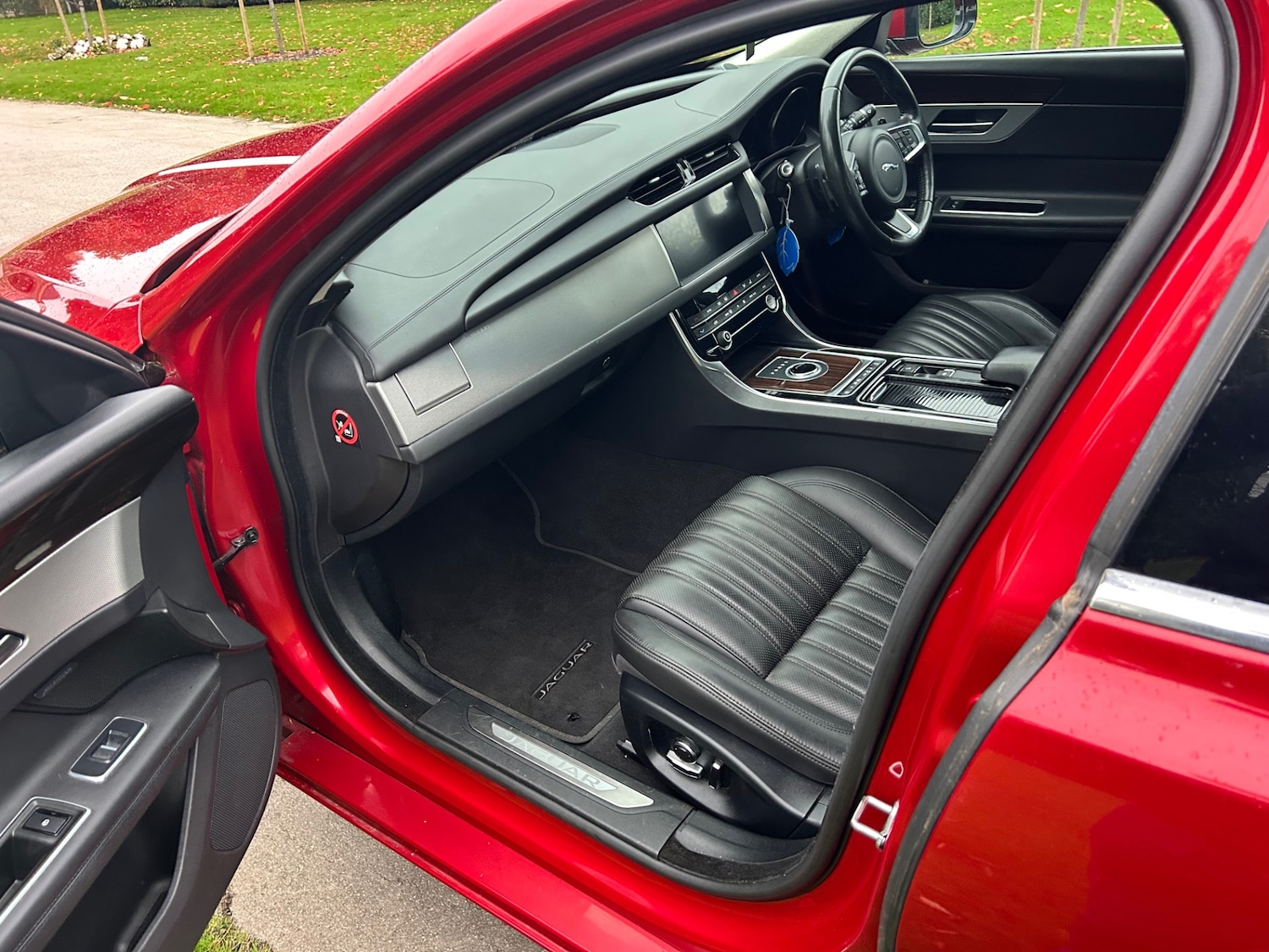 Used Jaguar XF 2019 for sale - 76984418: Photo 17