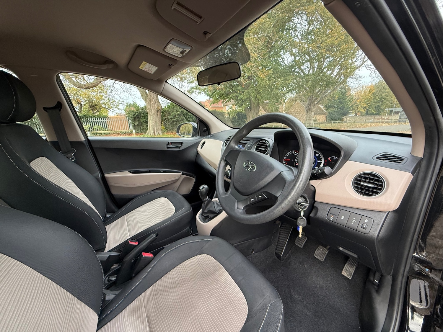 Used Hyundai i10 2015 for sale - 76526478: Photo 14