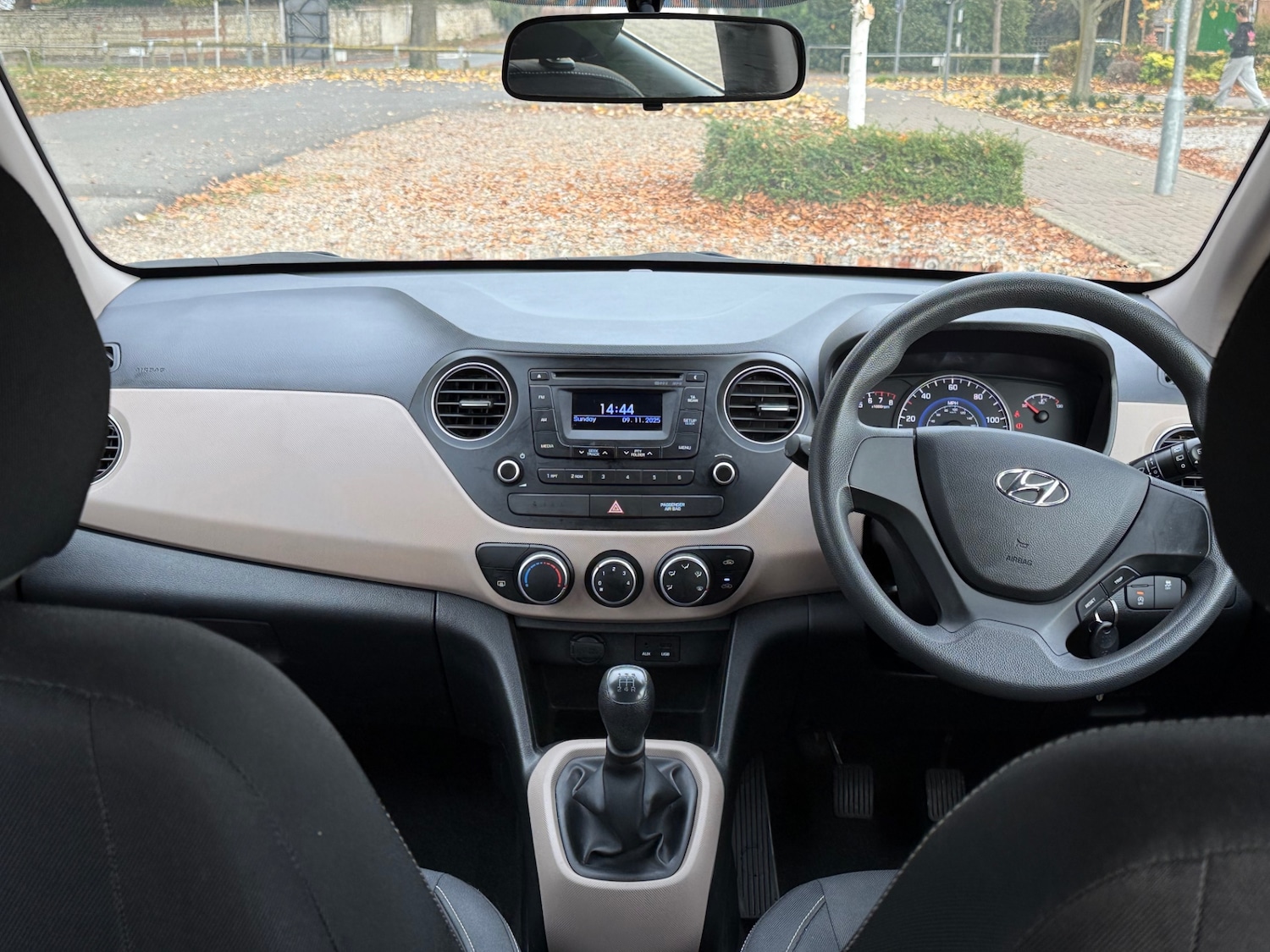 Used Hyundai i10 2015 for sale - 76526478: Photo 15