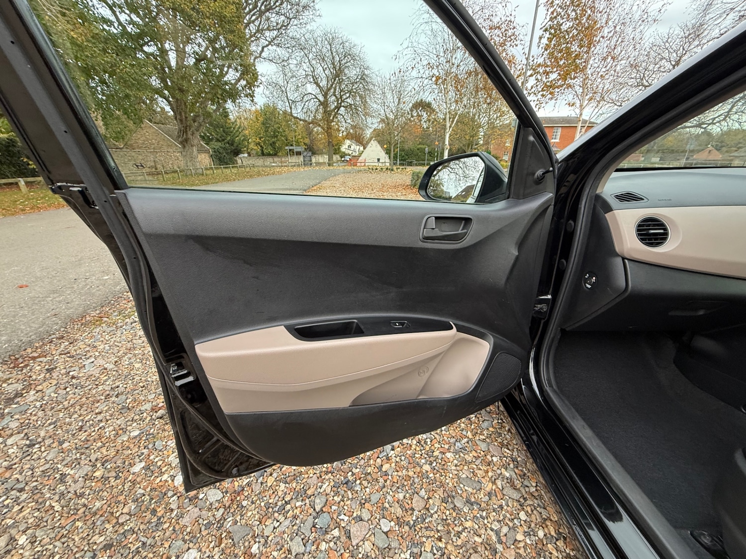 Used Hyundai i10 2015 for sale - 76526478: Photo 24