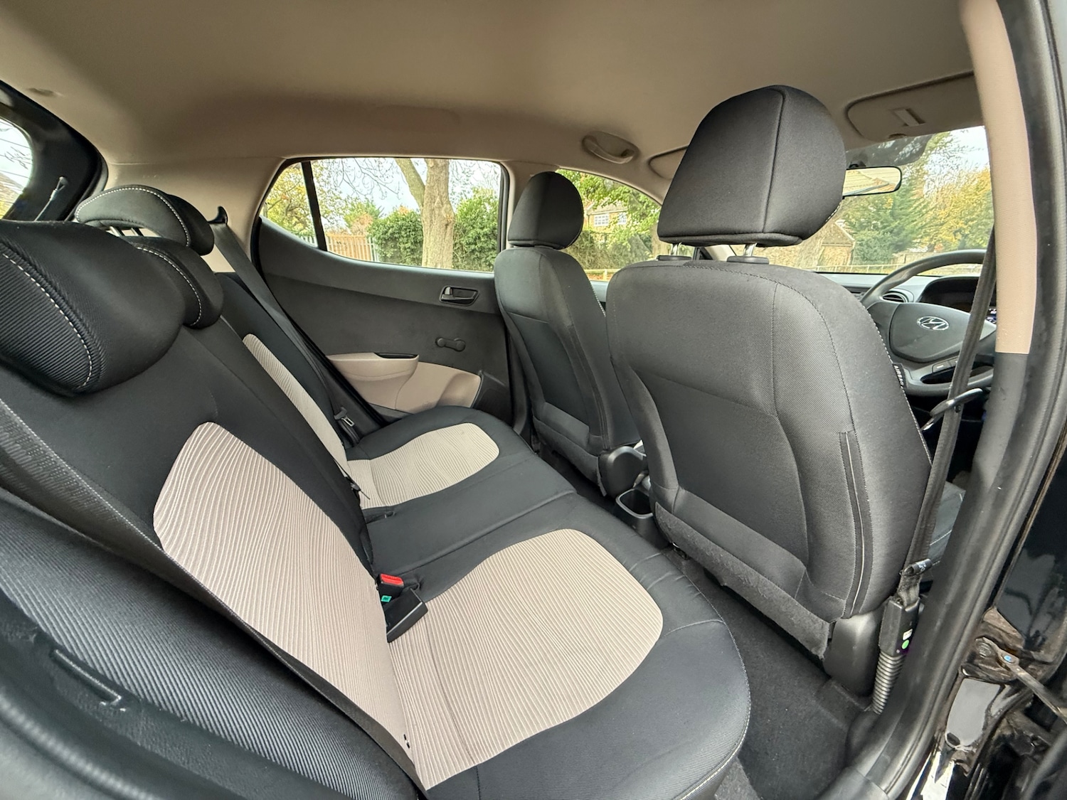 Used Hyundai i10 2015 for sale - 76526478: Photo 25