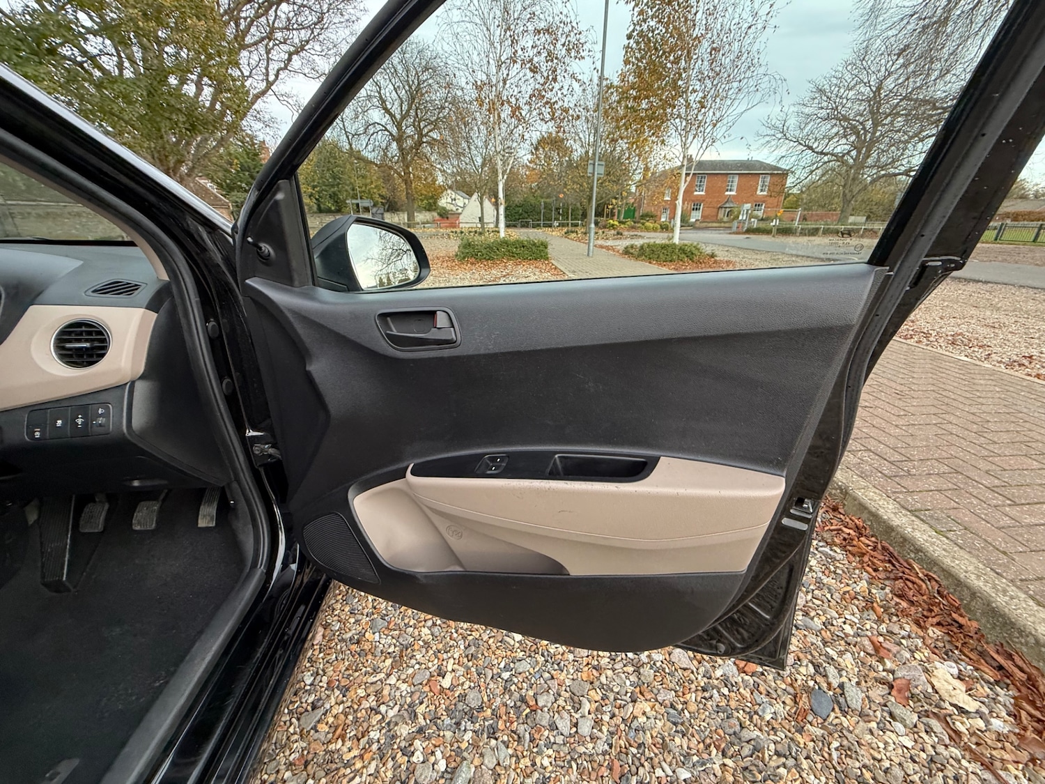 Used Hyundai i10 2015 for sale - 76526478: Photo 26