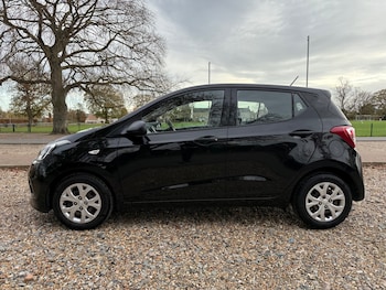 Used Hyundai i10 2015 for sale - 76526478: Photo