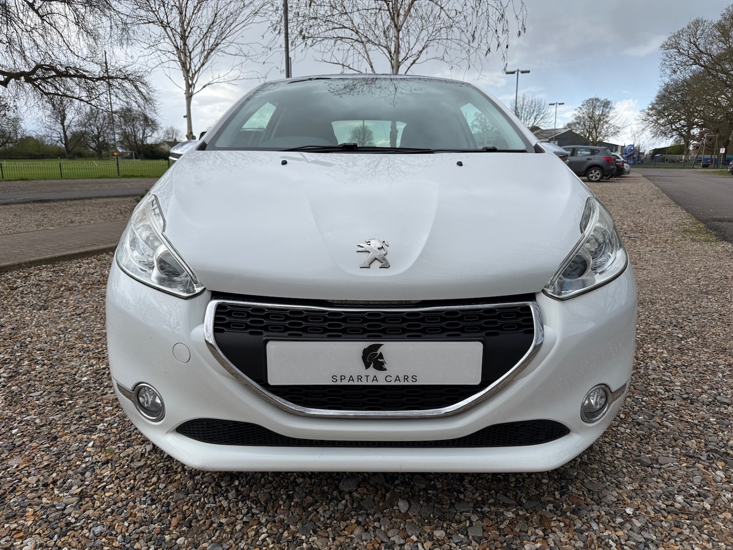 Used Peugeot 208 2015 for sale - 77985115: Photo 2