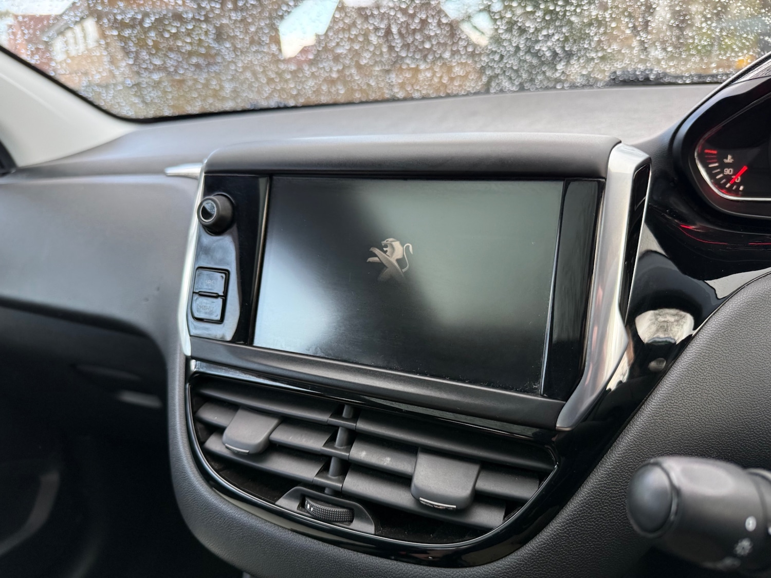 Used Peugeot 208 2015 for sale - 77985115: Photo 21