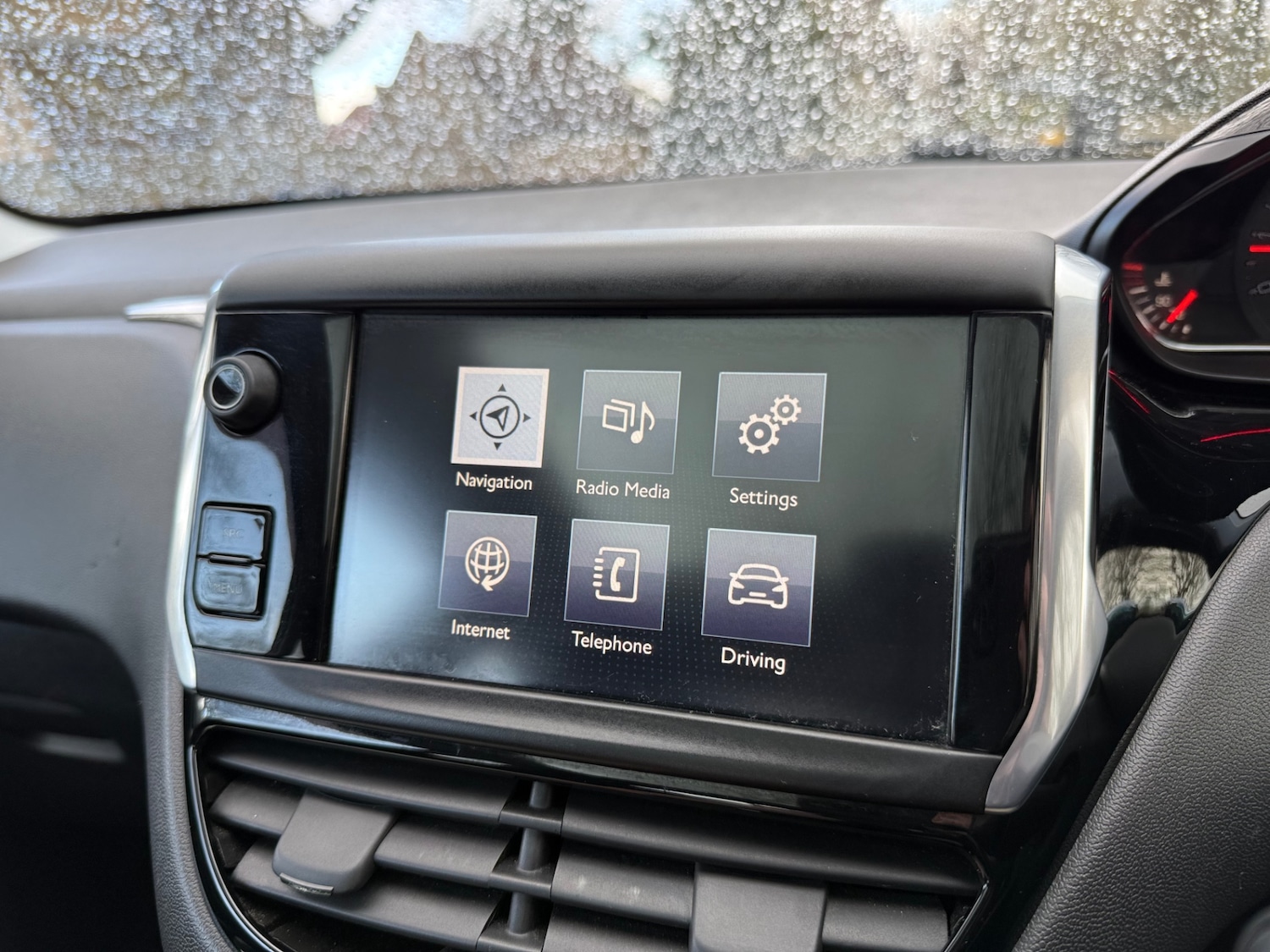 Used Peugeot 208 2015 for sale - 77985115: Photo 25