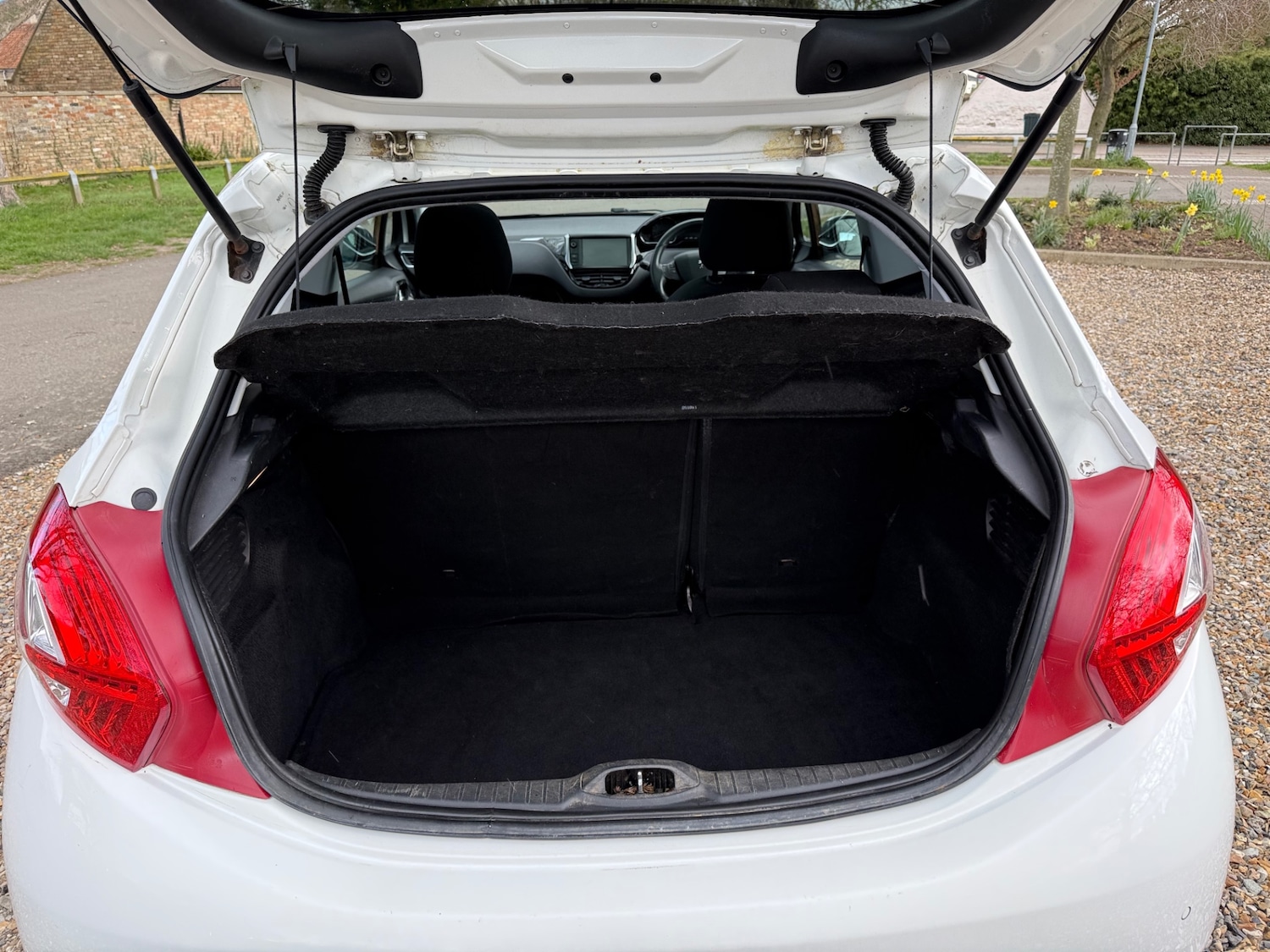 Used Peugeot 208 2015 for sale - 77985115: Photo 30